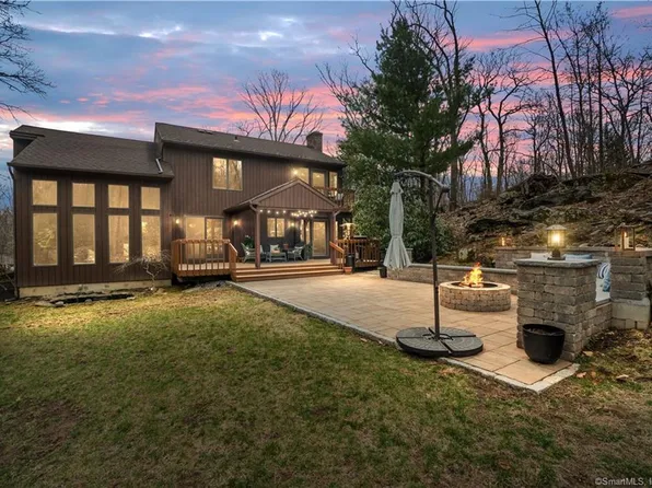 15 Oak Tree Lane, New Fairfield, CT 06812