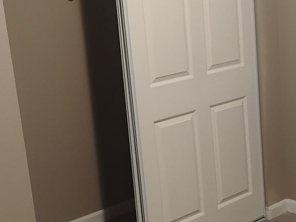 4th image of 976 Wayside Dr #1