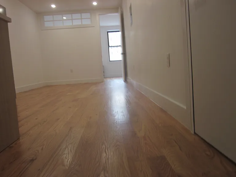 217 Maujer St #2R — Photo 10