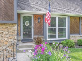3513 NE Logwood Cir, Lees Summit, MO 64064