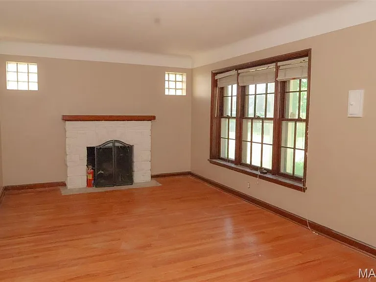 1067 Melvin Ave — Photo 3