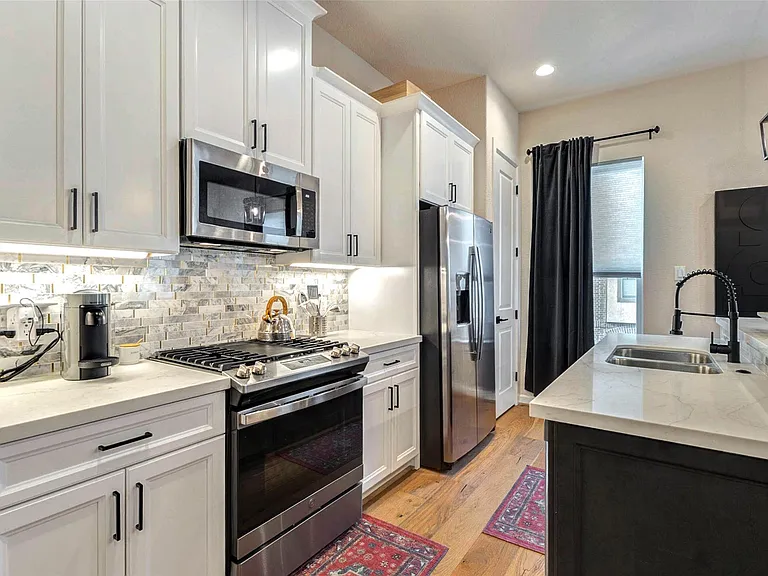 11005 Upland Forest Dr — Photo 12