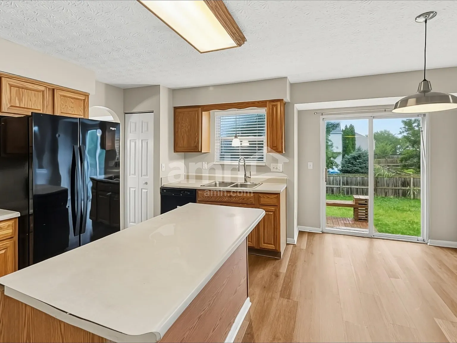 5 bed, 2.5 bath, 2595 sqft, $3,005 — Photo 4