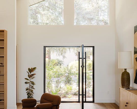 3rd image of 2542 Santa Rosa Ave