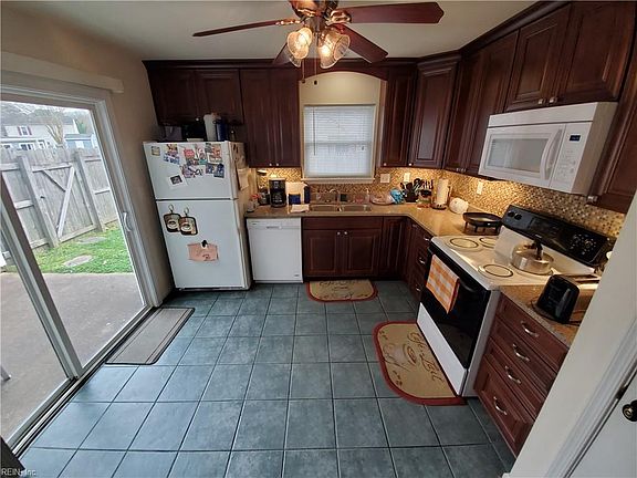 5th image of 1049 Lord Dunmore Dr