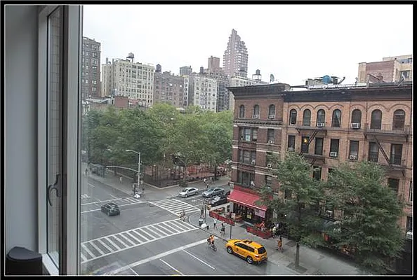 Sold by R New York | media 5