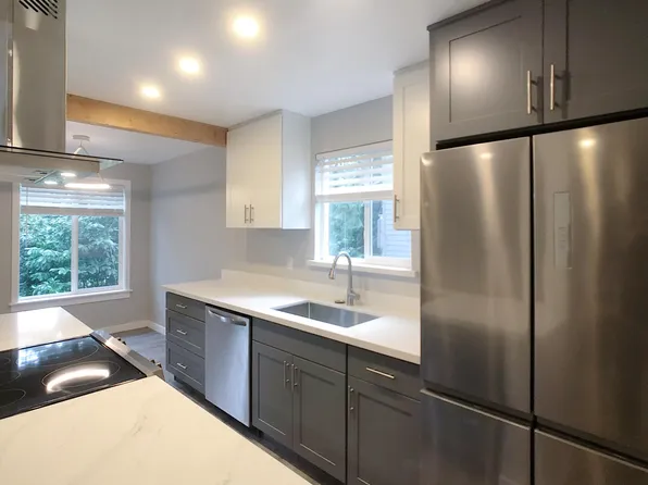 9012 236th St SW APT C, Edmonds, WA 98026