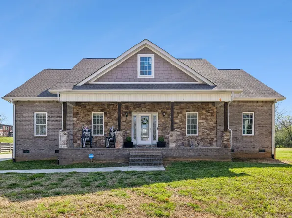 702 Forrest Dr, Tullahoma, TN 37388
