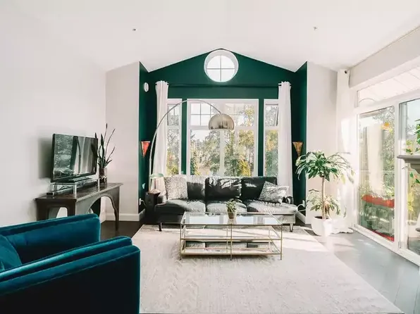 83 Star Cres #408, New Westminster, BC V3M 6X8