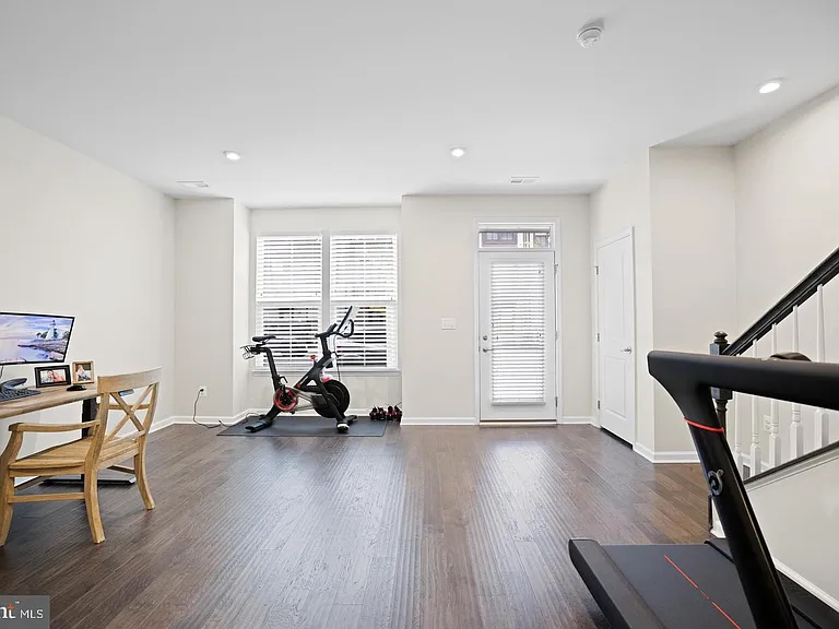 22255 Sims Ter — Photo 3