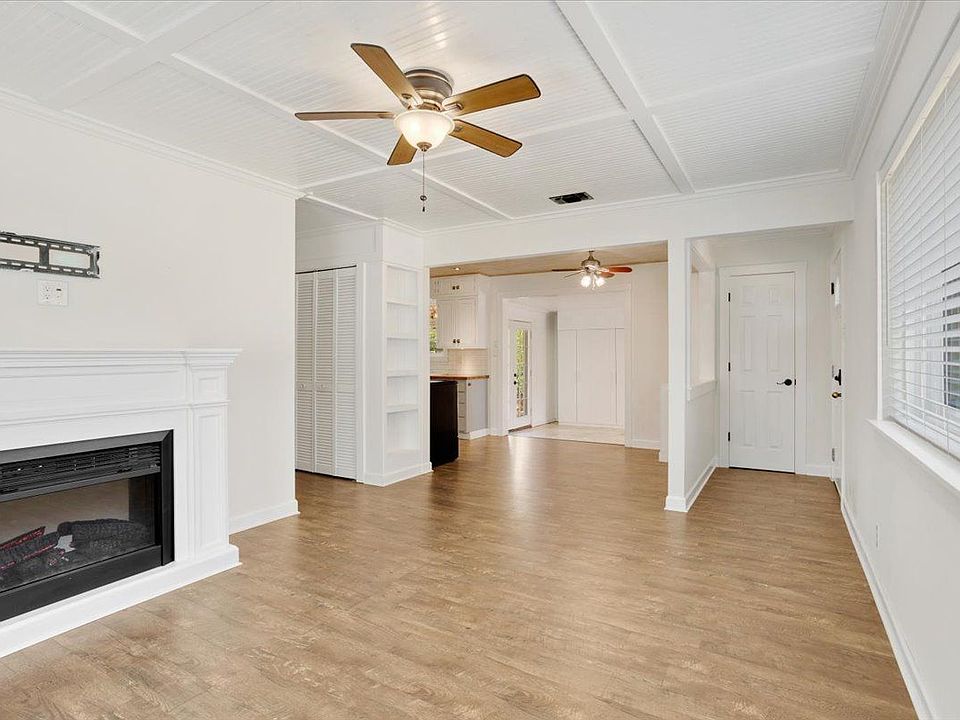 2nd image of 2532 Steven Dr