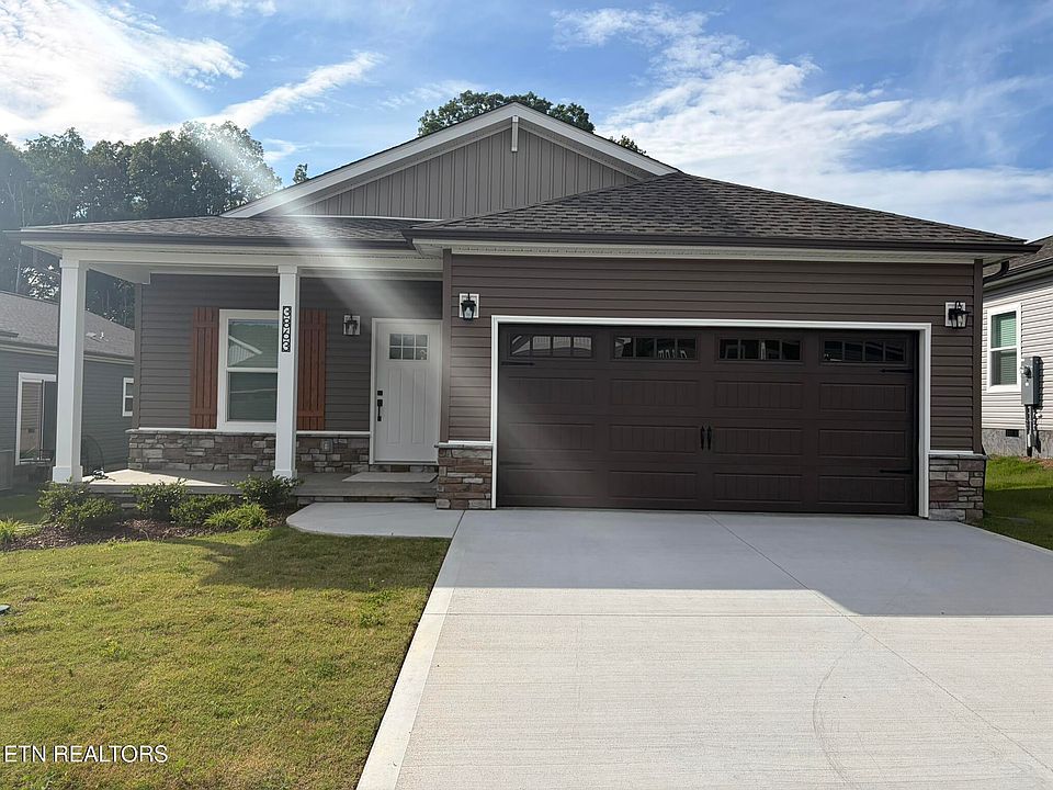 1st image of 3863 Crimson Clover Ln