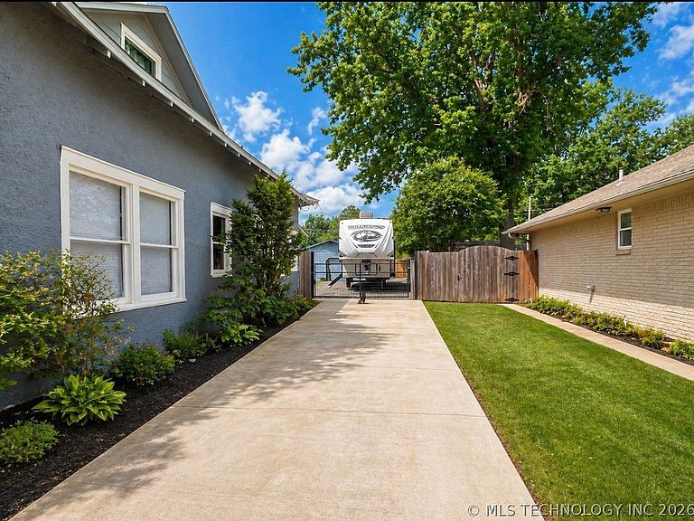 Listing photo 4