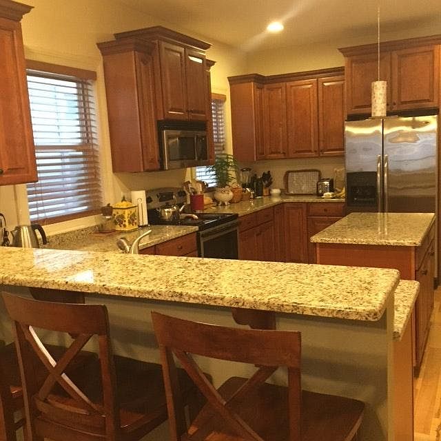 Large Kitchen with Granite & SS Appliances