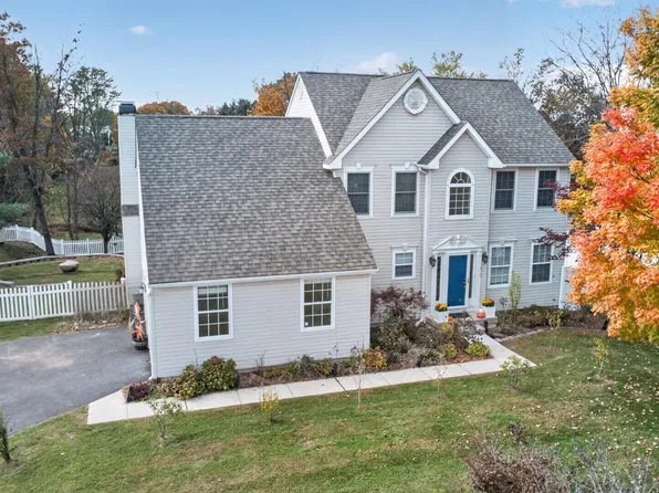 2475 Davis Ct, Quakertown, PA 18951