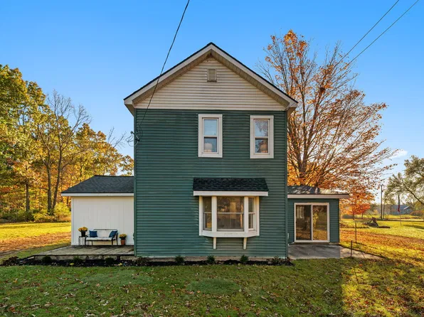 2737 Dane St, Gowen, MI 49326