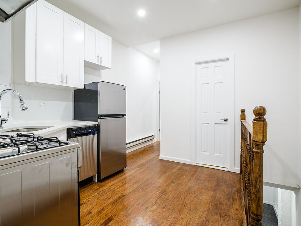 1st image of 338 W 49th St APT 1RE