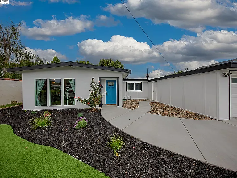 4771 Hazelwood Ave — Photo 7