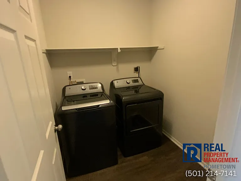 41 Winter Valley Cv — Photo 8