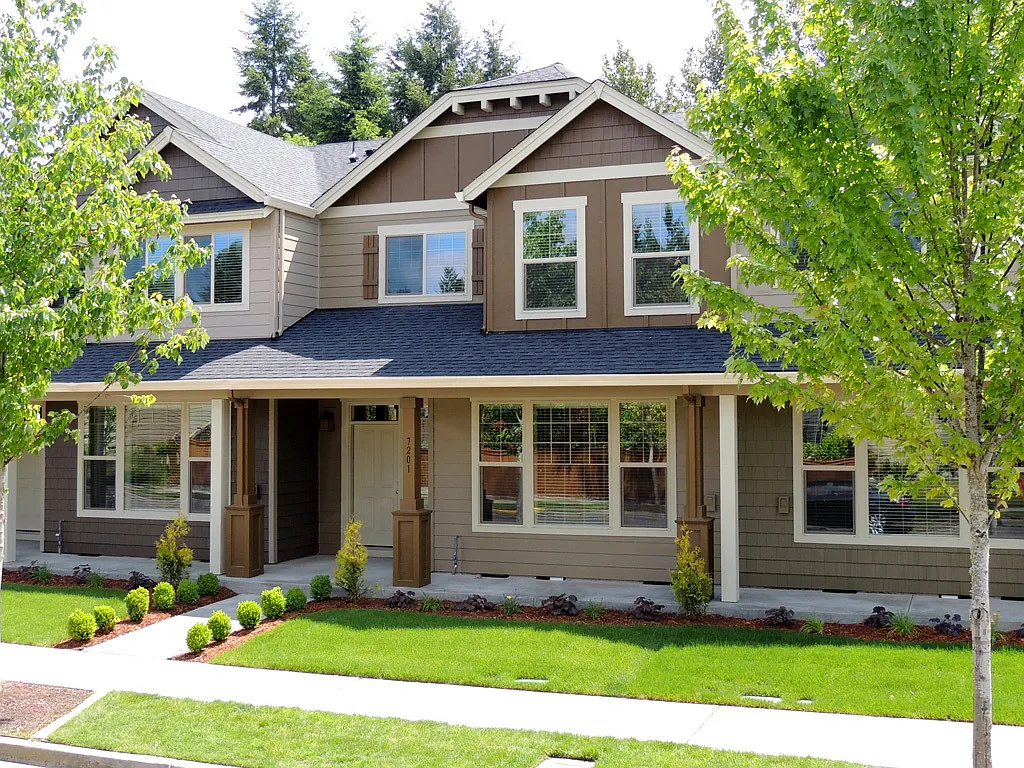 Modern 3BD Town Home — Photo 1