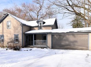 324 South St, Chardon, OH 44024