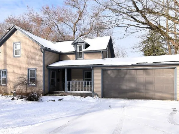 324 South St, Chardon, OH 44024