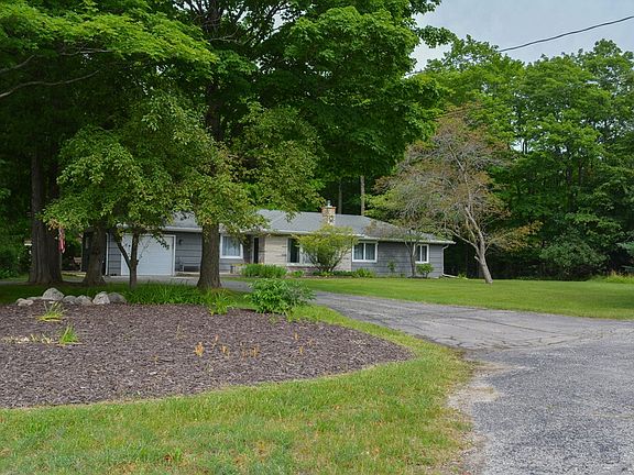 5th image of 10625 Meadow Ln