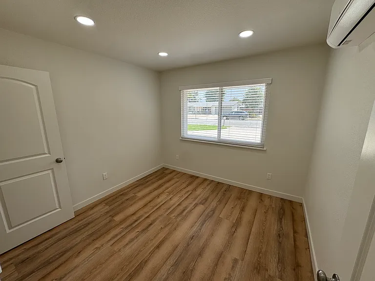 1281 Hartley Ave #B — Photo 6