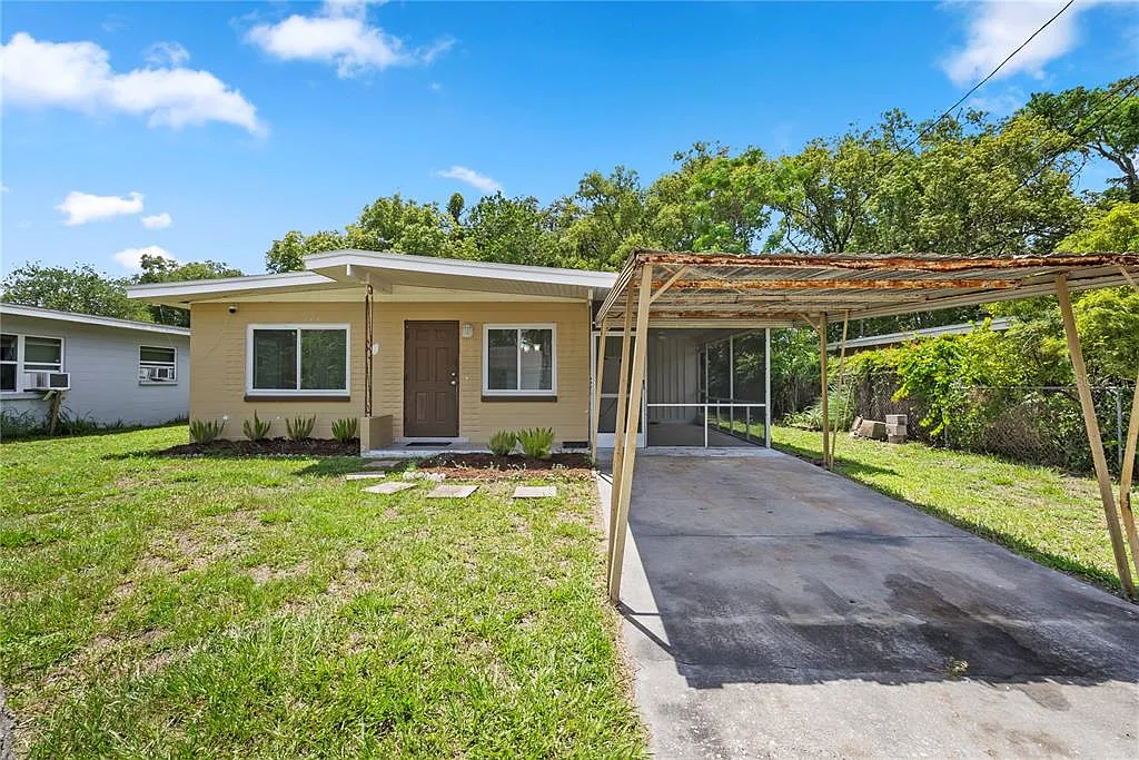 3 bed, 1.5 bath, 975 sqft, $2,100 — Photo 3