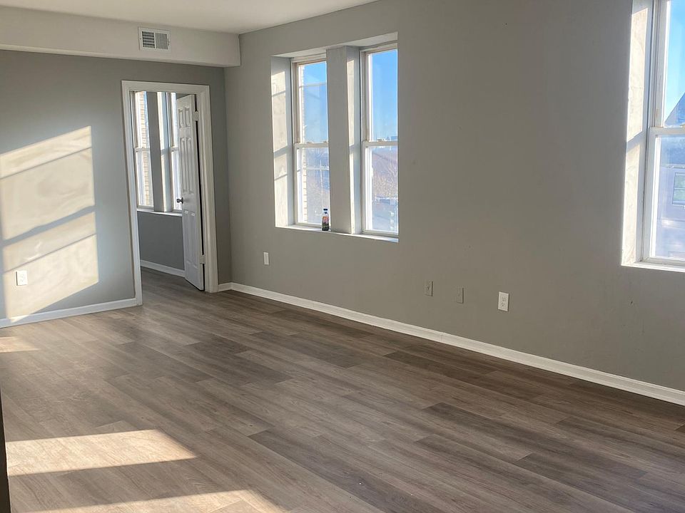 1st image of 526 Central Ave #302