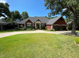 904 Oak Tree Dr, Ardmore, OK 73401