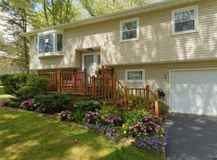 59 Eberle Rd, Latham, NY 12110