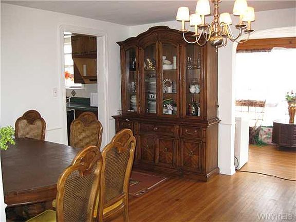 5th image of 115 Burke Dr