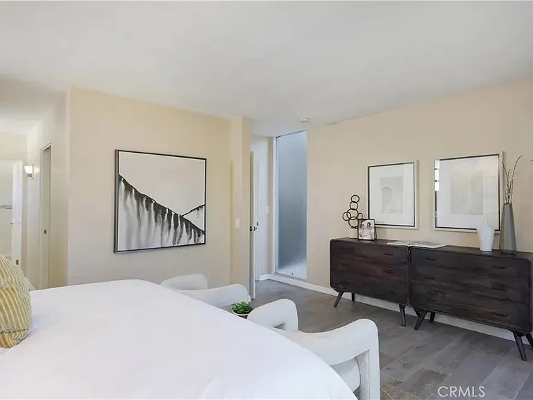 9844 Pangborn Ave — Photo 16