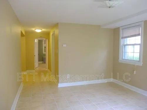 8408 Greenwood Ave #5 Photo 1