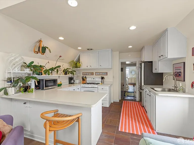 2275 California St #3 — Photo 8