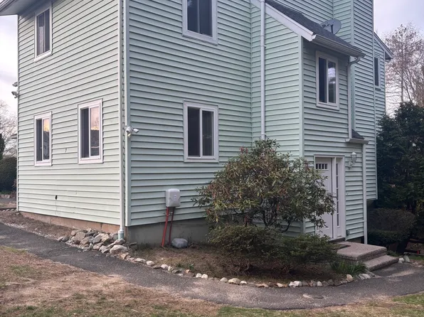 412 Main Street APT 7, Plymouth, CT 06786