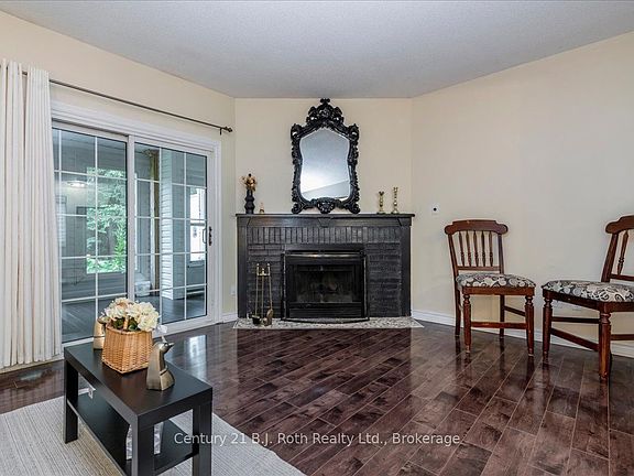 5th image of 22 Wasaga Woods Cir #B7