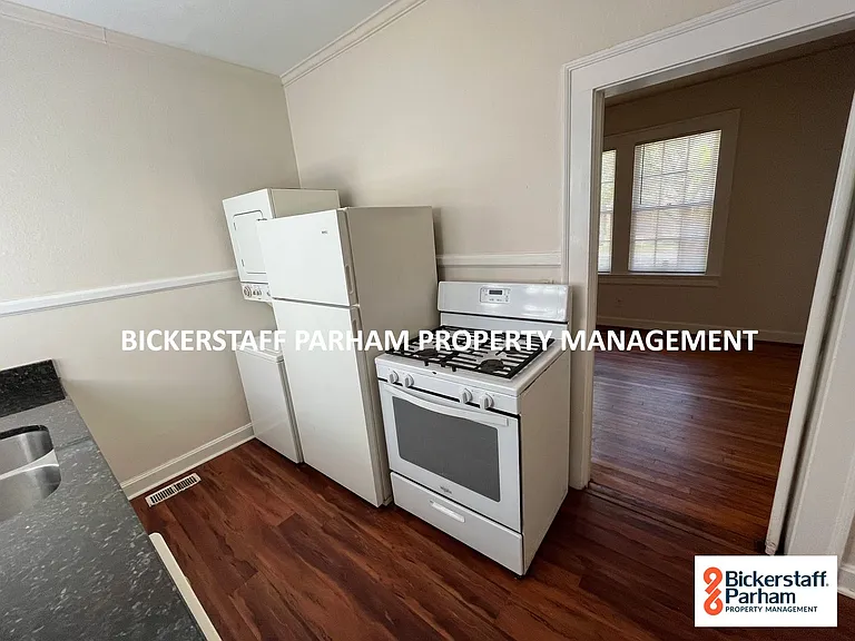 923 Cooper Ave — Photo 3