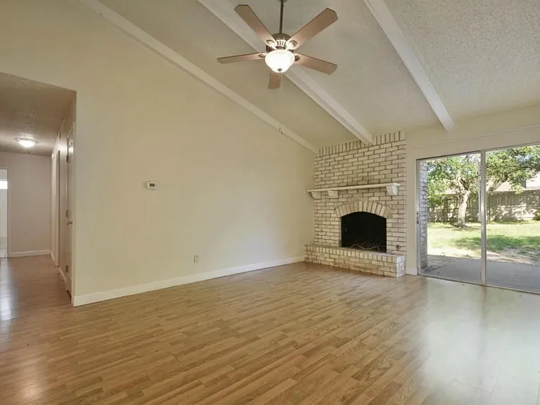 9410 E Meadow Vale — Photo 5