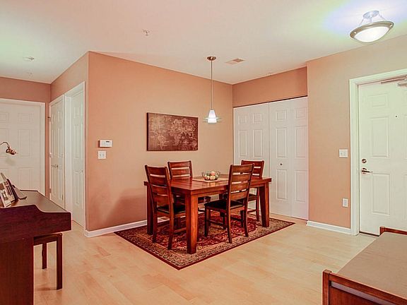 3rd image of 1717 E Kensington Blvd APT 306