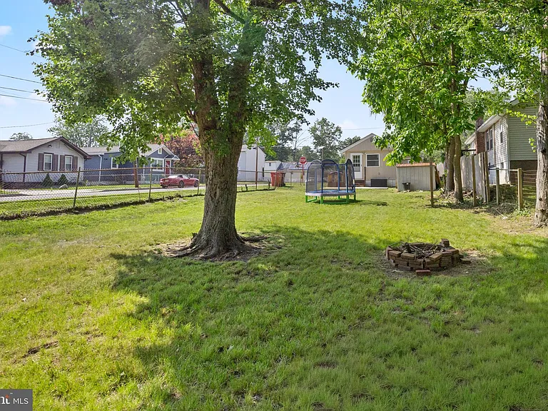 325 W Evergreen Ave — Photo 19