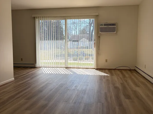 240 W Tuscola St APT 6, Frankenmuth, MI 48734