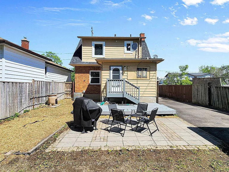 419 Adelaide Ave W — Photo 39