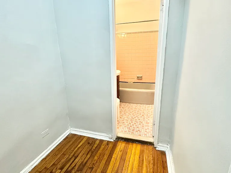 820 Ocean Pkwy #10 — Photo 6