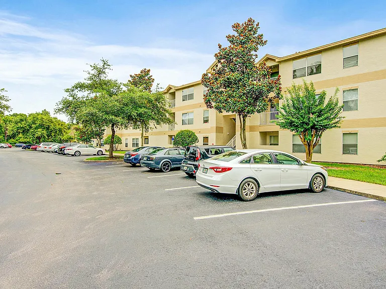The Club at Sugar Mill Apartments — Photo 23