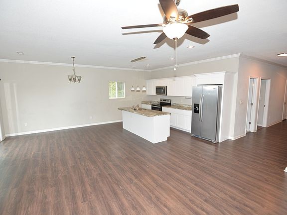 4th image of 1302 Prentis Ave