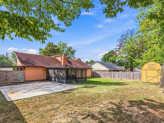 4th image of 6674 Reindeer Ave