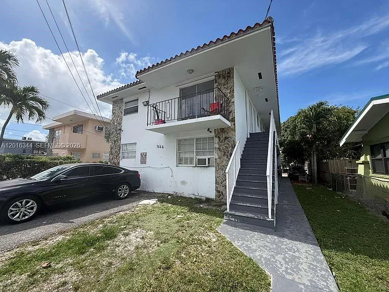 1646 NW 2nd St #6 — Photo 7