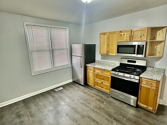 4th image of 1917 W 21st St #11539409
